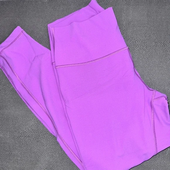 Lululemon MATCHING SET Bubblegum Pink Halter Bra and Leggings Sz 8 - Picture 5 of 9